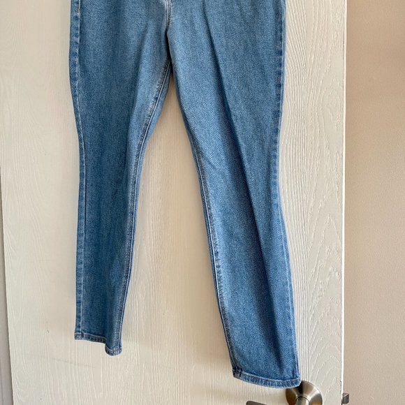 Old Navy Rockstar Super Skinny High Rise Jeans - Picture 2 of 2